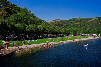 Playa Fluvial de Villafranca del Bierzo. DL