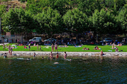 Playa Fluvial de Villafranca del Bierzo. DL