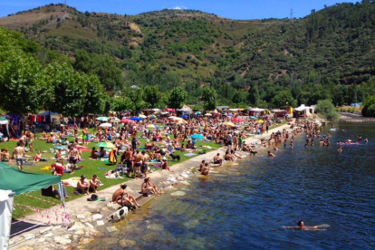 Playa Fluvial de Villafranca del Bierzo. DL