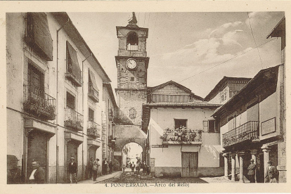 Postal de la Torre del Reloj de la colección Romero. CORTESÍA DE JESÚS ÁLVAREZ COUREL