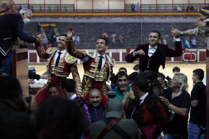 El Juli, Manzanares y Ventura, tres de los anunciados en León, en su reciente triunfo en Valladolid. IVÁN TOMÉ