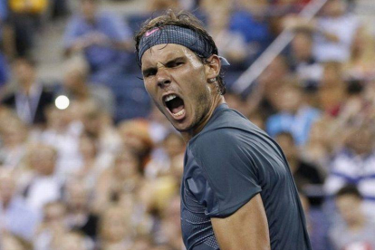 Rafael Nadal, durante su partido contra el alemán Philipp Kohlschreiber, este lunes en el Abierto de EEUU que se desarrolla en Nueva York.