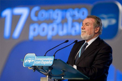 Mayor Oreja, en el XVII Congreso del PP celebrado el año pasado en Sevilla.