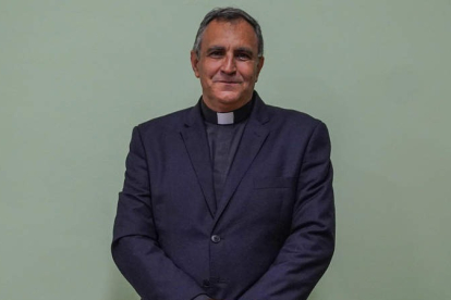 Ignacio María Doñoro, ayer en León en la presentación del libro ‘El secreto es Jesús’. MIGUEL F. B.