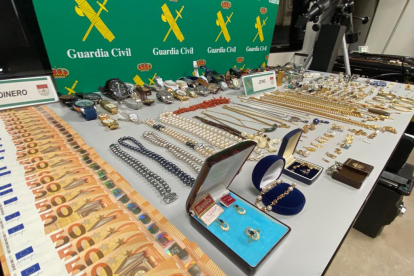 La Guardia Civil desarticula un grupo criminal dedicado al robo. GUARDIA CIVIL