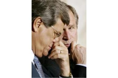 Lott conversa con el presidente Bush tras presentar su renuncia