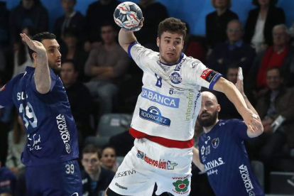 Rodrigo Pérez Arce se ha convertido en uno de los jugadores con más proyección de la plantilla del Abanca Ademar
