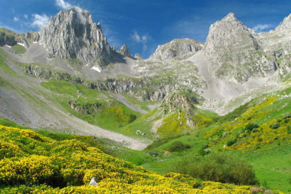 Imagen del macizo de Mampodre en el Parque Regional de Picos de Europa. ARCHIVO