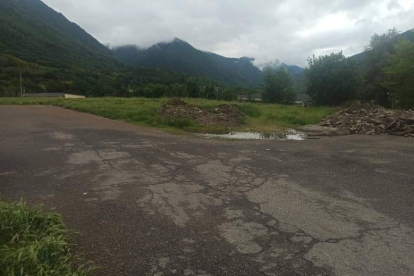 Solar de las antiguas escuelas derribadas por Turespaña. ARAUJO