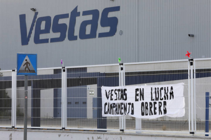Imagen de la huelga en la fábrica de Vestas en Villadangos del Páramo, que abandonó la provincia recientemente. MARCIANO PÉREZ