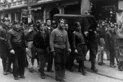 El entierro de Buenaventura Durruti en Barcelona fue uno de los acontecimientos más multitudinarios de la ciudad en la primera mitad del siglo XX. DL