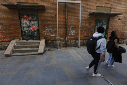 Paredes pintadas en la Calle Alhóndiga