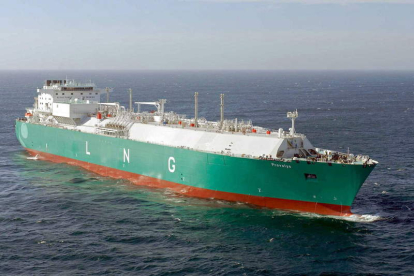 Imagen del barco de transporte de gas licuado «Provalys». EFE