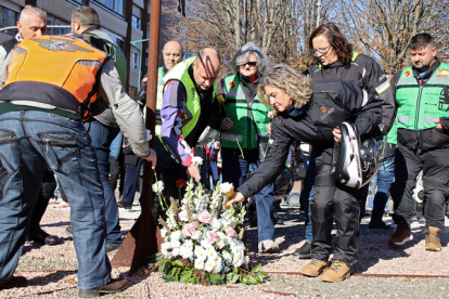 Caravana de motos y ofrenda floral con motivo del Día Mundial en Recuerdo a las Víctimas de Accidentes de Tráfico. PEIO GARCÍA