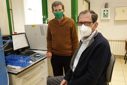 Los investigadores del Grupo de Ingeniería Química Ambiental y Bioprocesos de la Universidad de León. fernando otero