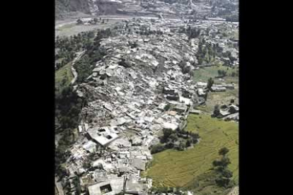 La población de Balakot prácticamente ha desaparecido tal y como se aprecia en esta imagen aérea.