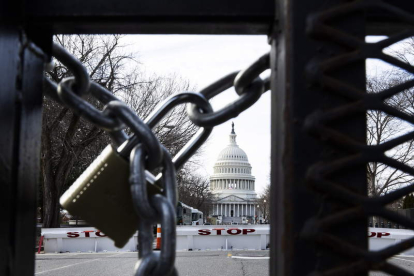 Los accesos a la explanada del Capitolio, blindados para la toma de posesión de Biden. JUSTIN LANE