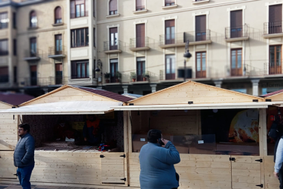 Mercadillo de Navidad en León. J. NOTARIO