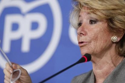 Esperanza Aguirre durante una rueda de prensa.