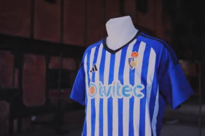 La nueva camiseta de la SD Ponferradina para la temporada 2023-2024. DL