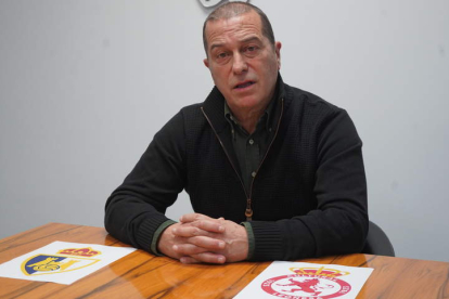 El entrenador criado como entrenador en el histórico equipo leonés de la Peña recuerda con orgullo su paso por la Cultural y la Ponferradina. J. NOTARIO