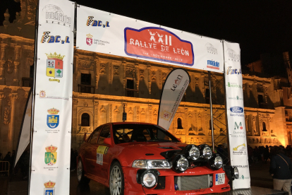 El Mitsubishi ganador del Rally de León. DL