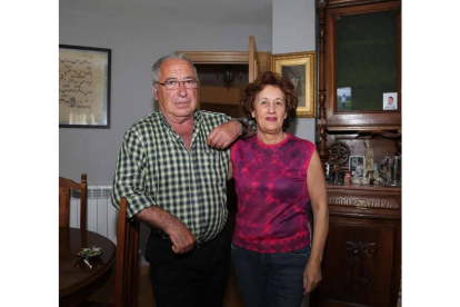 Vicente y su esposa Adela se conocieron en La Fábrica, el germen de Tilsa. Ella todavía conserva alguna prenda original.
