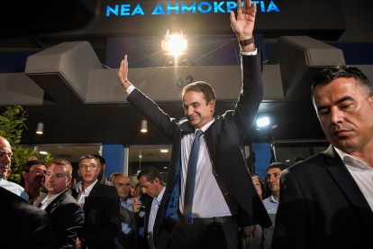 Mitsotakis celebra su mayoría absoluta en las elecciones griegas