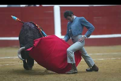 Uno de los gestos que han hecho famoso al diestro valenciano.