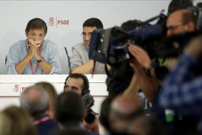 El presidente de la gestora del PSOE, Javier Fernández, en la reunión del comité federal del partido.