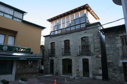 El Museo Arqueológico de Cacabelos podría quedarse hoy sin suministro eléctrico.