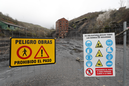 Ya se han demolido prácticamente todas las instalaciones del conjunto minero. L. DE LA MATA