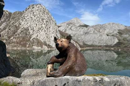 Los osos son los protagonistas del trayecto. MONTAÑA LEONESA DE RIAÑO ASOCIACIÓN CULTURAL