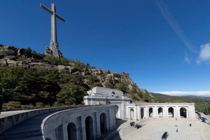 Imagen de el Valle de los Caídos que el Gobierno quiere convertir en cementerio civil. EMILIO NARANJO