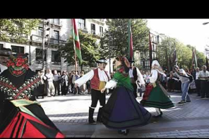 Como en toda fiesta que se precie, la música tradicional y los bailes folclóricos no podían faltar.