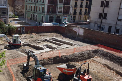 Vista cenital de los restos que pararon la obra, ayer. ARGÜELLO