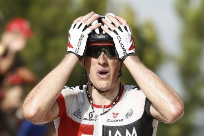 El ciclista suizo del equipo IAM Mathias Frank , se ha proclamado el vencedor de la décimoséptima etapa de la Vuelta Ciclista a España 2016.