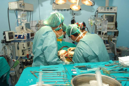 Una operación de trasplante de órganos en un hospital de Sevilla. EP