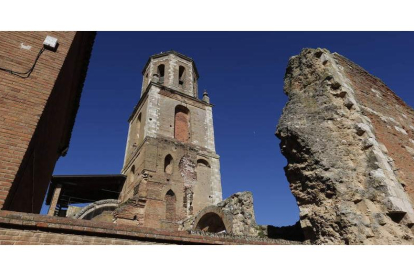 Las ruinas del monasterio de San Benito, bajo el dominio de Cluny, en Sahagún. JESÚS F. SALVADORES