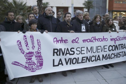 Concentración en Rivas este lunes de rechazo al asesinato de Matilde Hernández.