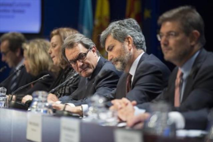Artur Mas, junto a Carlos Lesmes y Rafael Catalá, ayer en Barcelona.