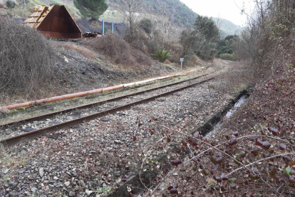 Por la zona objeto de intervención pasa la antigua línea ferroviaria Ponferrada-Villablino. IMAGEN DEL PROYECTO