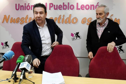 Luis Mariano Santos y Matías Llorente durante la comparecencia de ayer.
