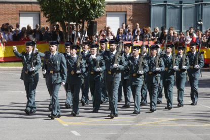 Un momento del desfile militar de esta mañana. FERNANDO OTERO PERANDONES