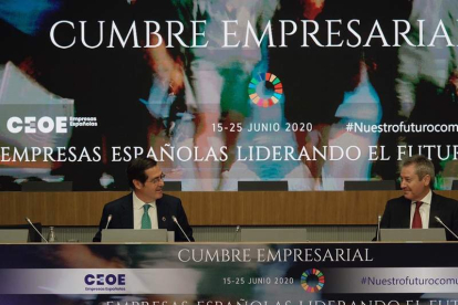 Antonio Garamendi y el presidente de Airbus, Alberto Gutiérrez. DAVID MUDARRA