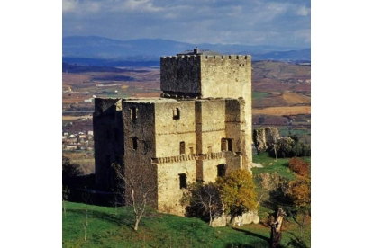 El Castillo de Corullón (propiedad
de la familia Halffter).