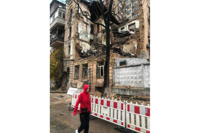 Edificio destruido por un proyectil que mató a cinco personas. G.S.