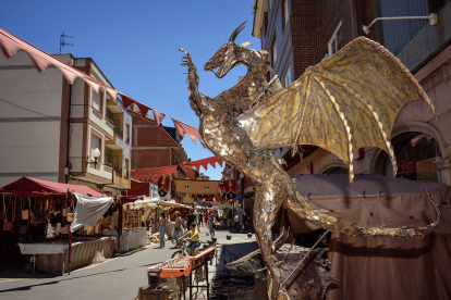 El Mercado Medieval se celebra por primera vez fuera de las actividades que conforman el programa de las fiestas patronales del mes de agosto.
DANIEL PISABARRO GALLEGO