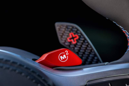 Botón rojo… el pulsador ‘Stup’ permite acceder directamente a las opciones de configuración del motor, el chasis, la dirección, el sistema de frenado y la tracción total M xDrive. BMW