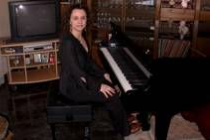 La joven pianista de Llamas de la Ribera, Pilar Sutil, lleva desde los tres años estudiando música